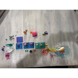 LPS Hasbro‎ Littlest Pet Shop Pet Retreat Play set Pets  and Accessories LOT